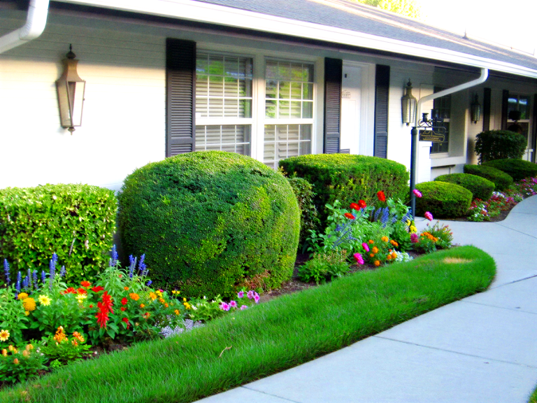 Creekside Family Dental office exterior and entrance